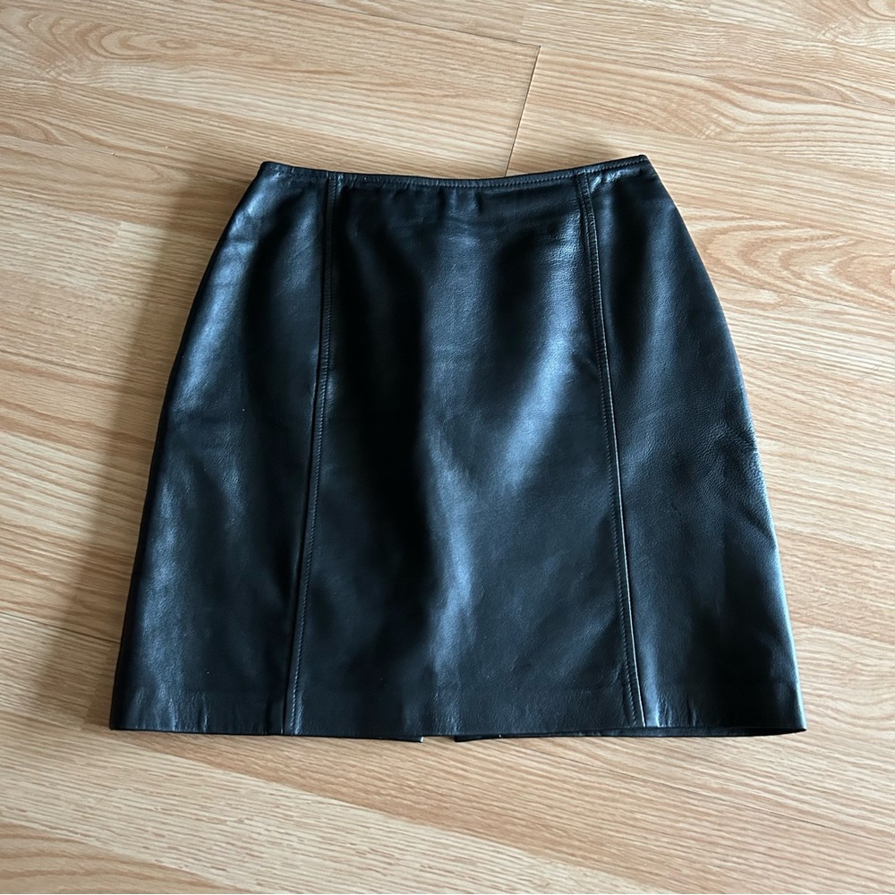 Vintage Petite Sophisticate Black Leather Mini Skirt Size 0